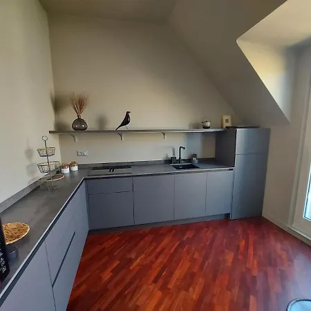 An Attic, Really Downtown 3 Διαμέρισμα *