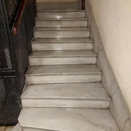 Appartement An Attic, Really Downtown 3 Gênes