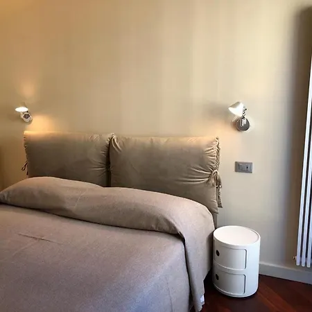 An Attic, Really Downtown 3 Genua