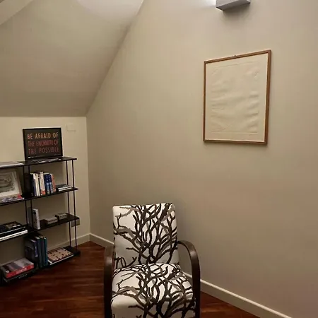 Apartment An Attic, Really Downtown 3