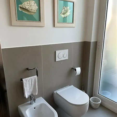 An Attic, Really Downtown 3 Genua