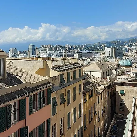An Attic, Really Downtown 3 * Genua