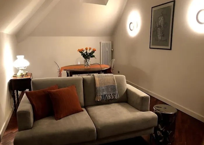 An Attic, Really Downtown 3 Lägenhet