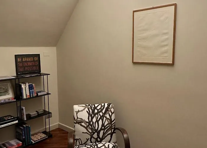 Lägenhet An Attic, Really Downtown 3