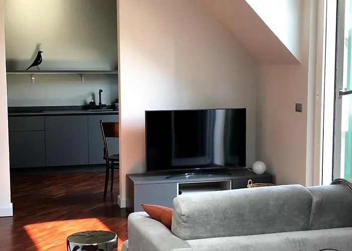 An Attic, Really Downtown 3 Lägenhet