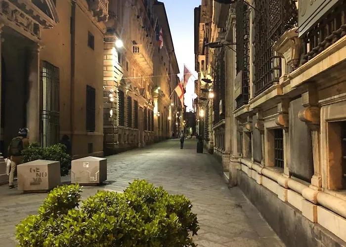 An Attic, Really Downtown 3 Genua