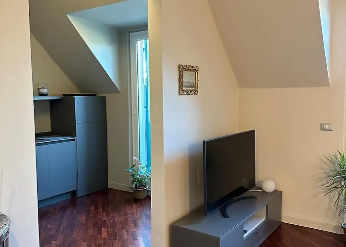 An Attic, Really Downtown 3 Lägenhet