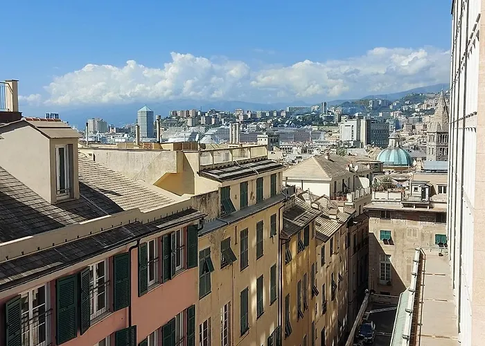 An Attic, Really Downtown 3 * Genua