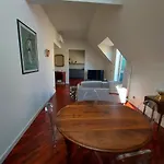 An Attic, Really Downtown 3 Apartman